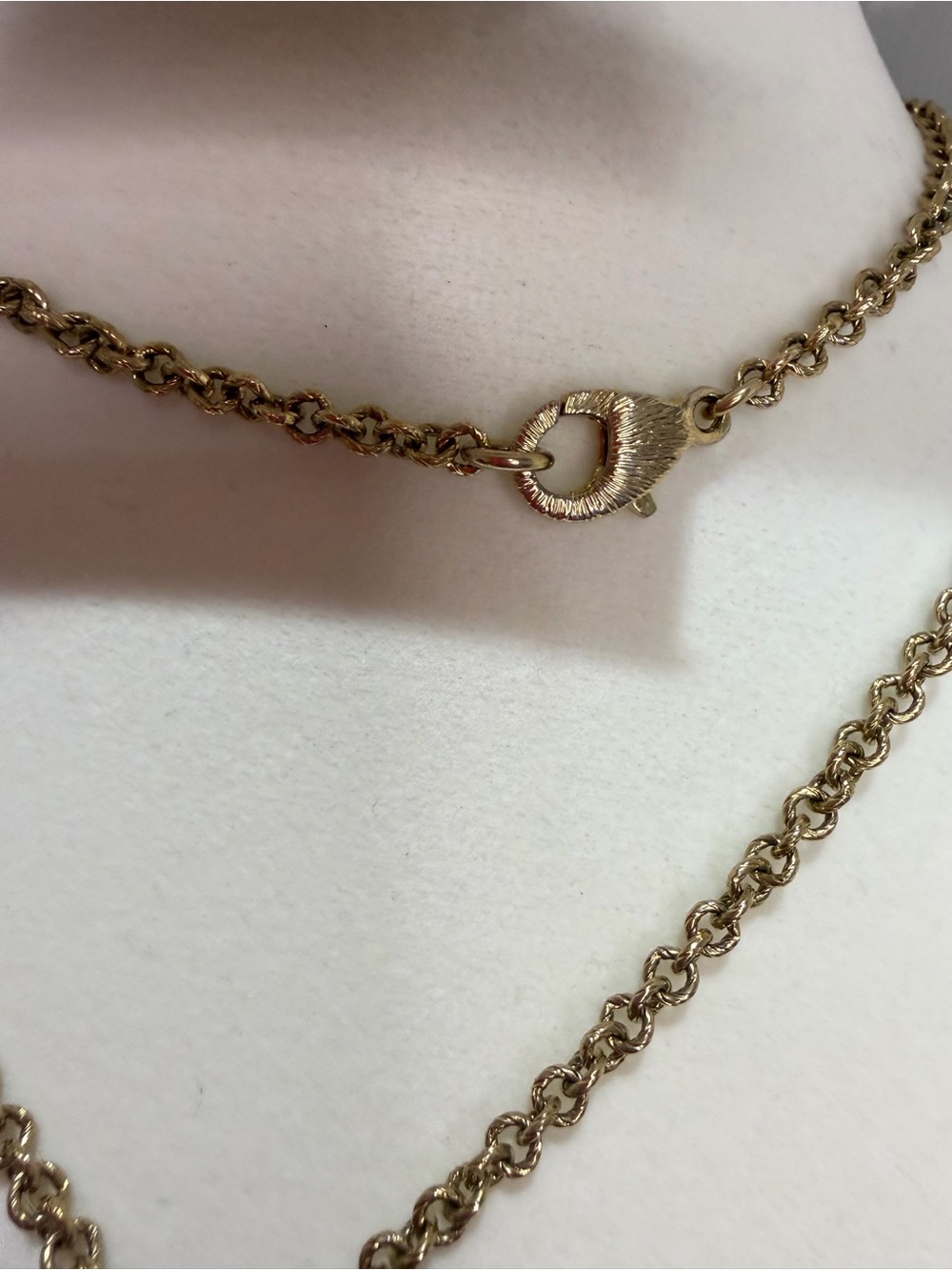 🩵RARE SOLD OUT EVERYWHERE Gucci Crystal GG Necklace - Picture 5 of 12
